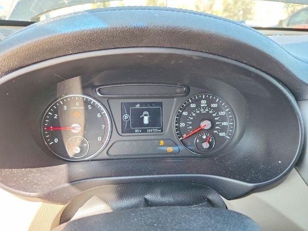 2016 KIA SORENTO L / LX