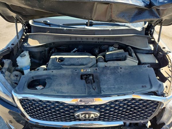 2016 KIA SORENTO L / LX