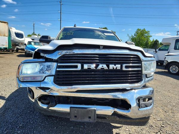 2019 RAM 3500 BIG HORN CREW CAB 4X2