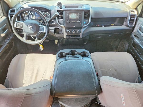 2019 RAM 3500 BIG HORN CREW CAB 4X2