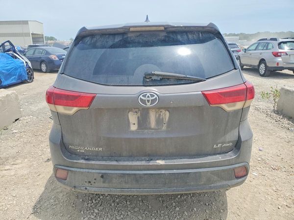 2018 TOYOTA HIGHLANDER LE/LE Plus