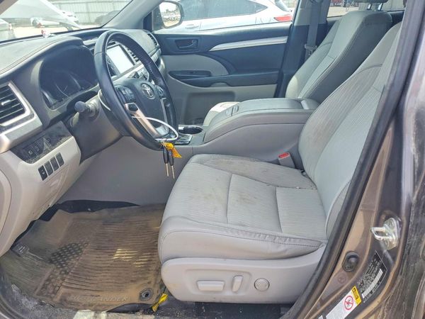 2018 TOYOTA HIGHLANDER LE/LE Plus