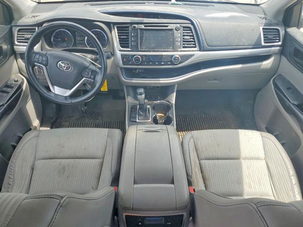 2018 TOYOTA HIGHLANDER LE/LE Plus