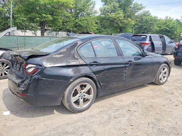 2015 BMW 320