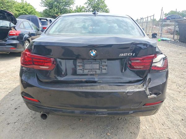 2015 BMW 320