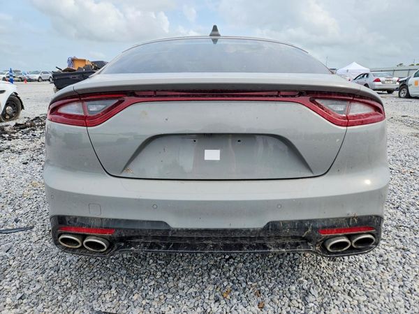 2021 KIA STINGER Base