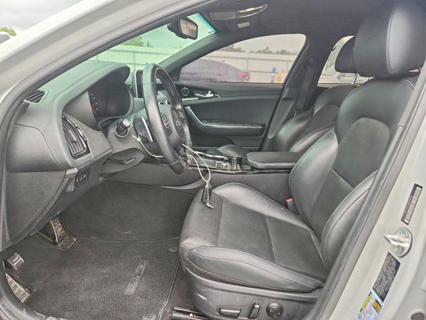 2021 KIA STINGER Base