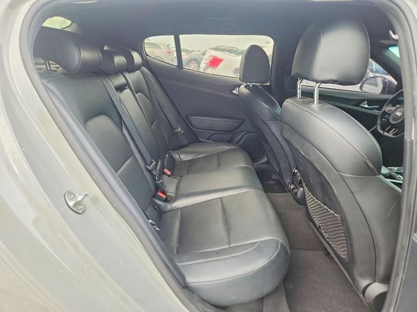 2021 KIA STINGER Base