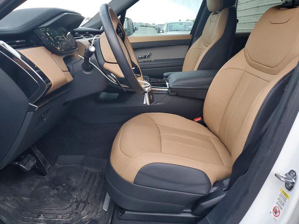 2025 LAND ROVER RANGE ROVER SPORT P460e Dynamic SE