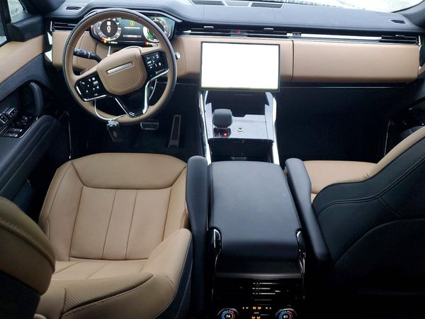 2025 LAND ROVER RANGE ROVER SPORT P460e Dynamic SE
