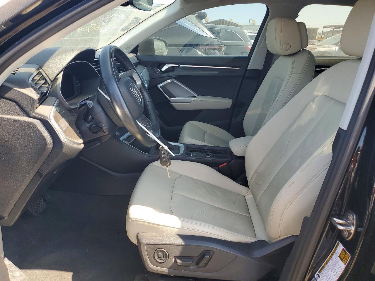 2021 AUDI Q3 quattro Premium