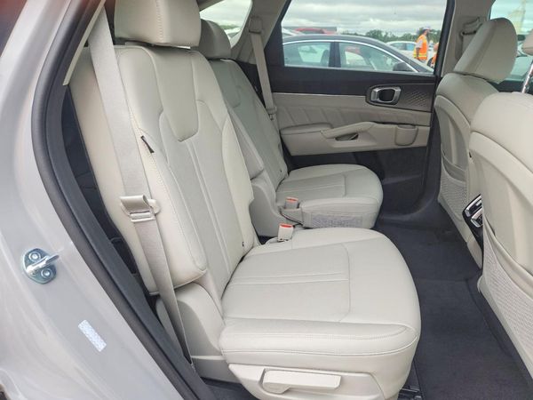 2025 KIA SORENTO