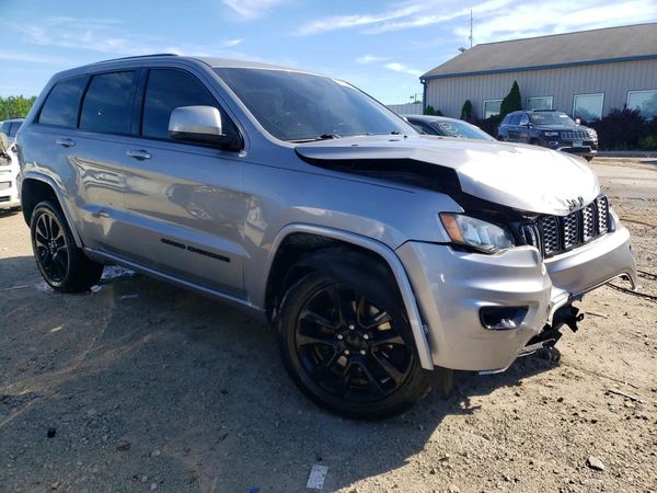 2017 JEEP GRAND CHEROKEE LAREDO 4X4