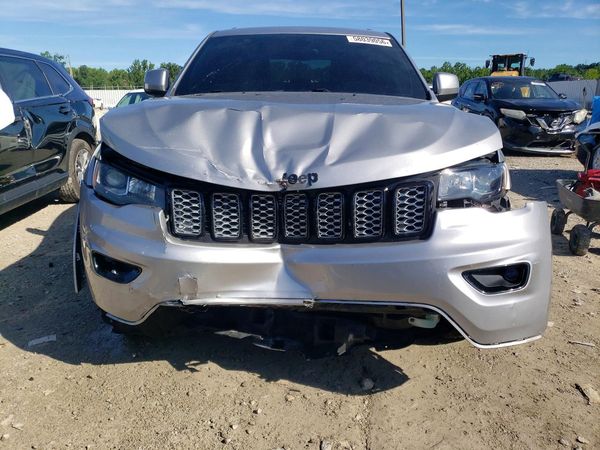 2017 JEEP GRAND CHEROKEE LAREDO 4X4