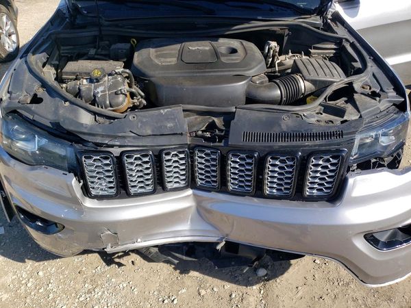 2017 JEEP GRAND CHEROKEE LAREDO 4X4