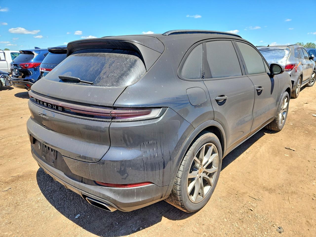 2024 PORSCHE CAYENNE