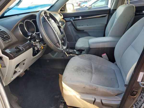 2013 KIA SORENTO Base / LX — DENT