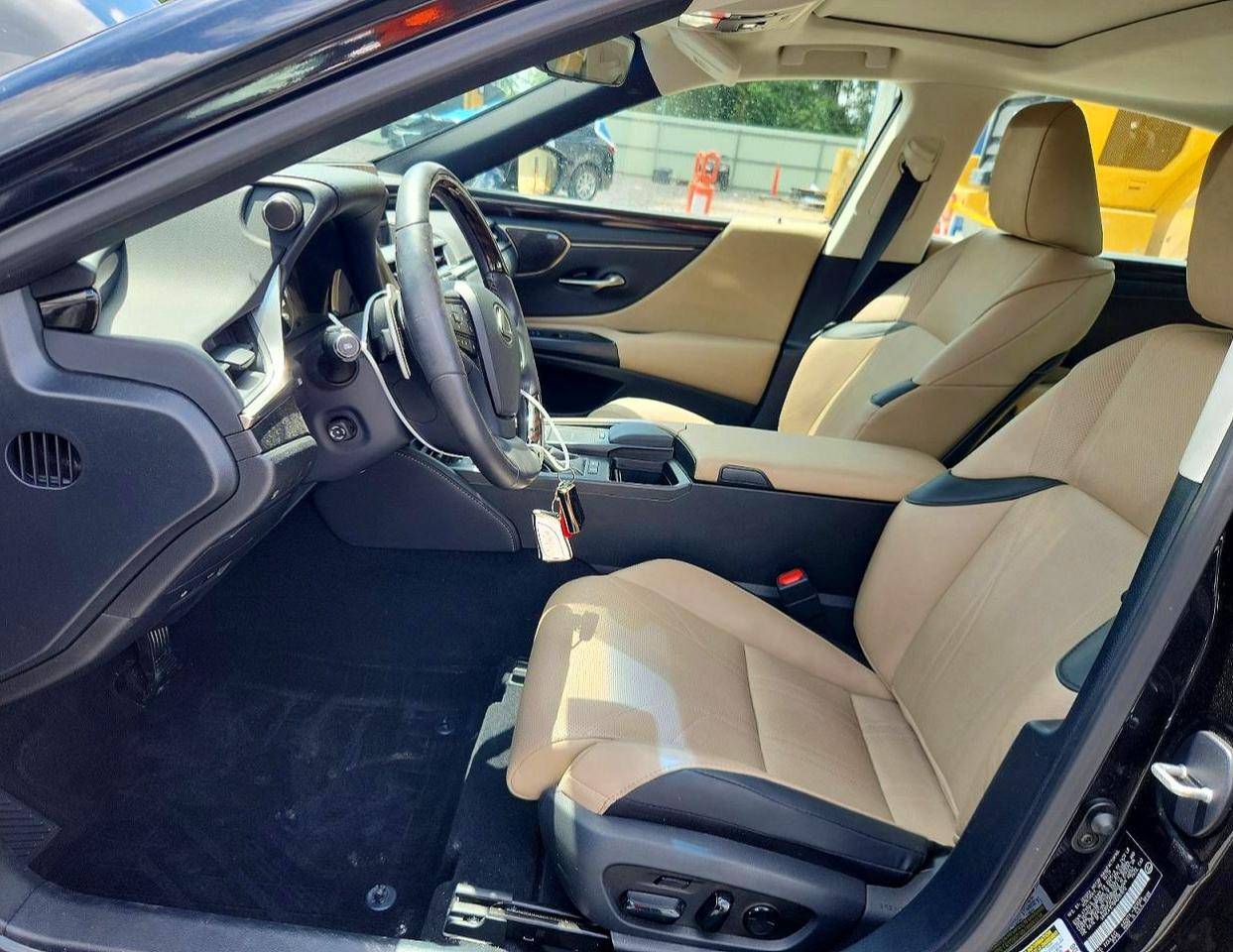 2021 LEXUS ES 300h Luxury