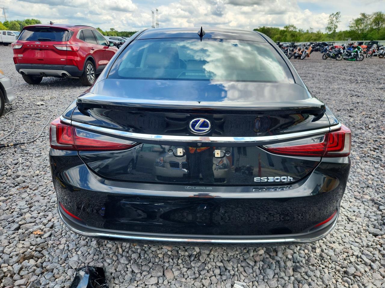 2021 LEXUS ES 300h Luxury