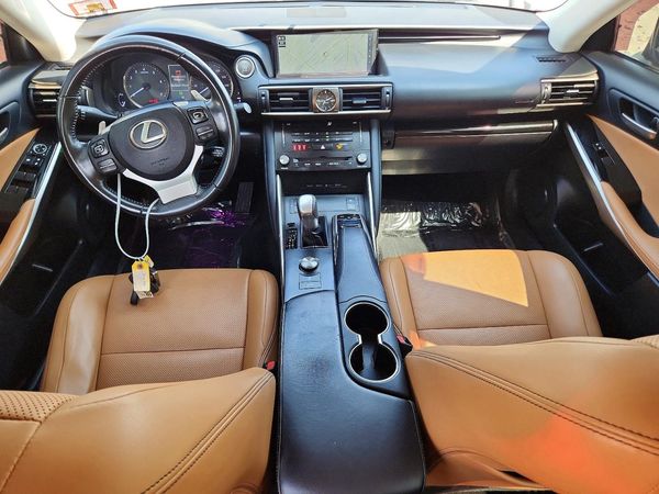 2017 LEXUS IS 300