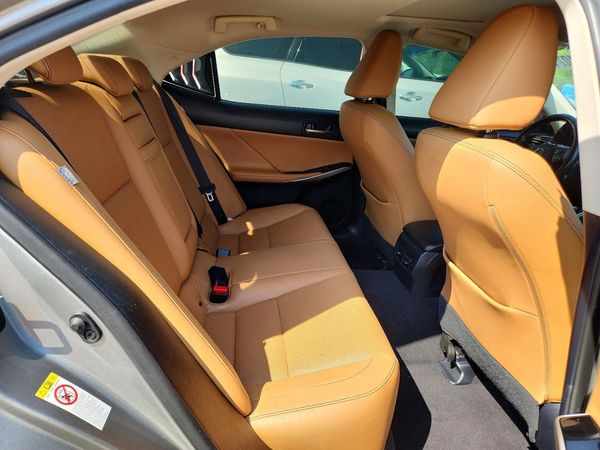 2017 LEXUS IS 300