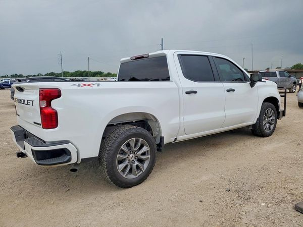 2022 CHEVROLET SILVERADO Custom