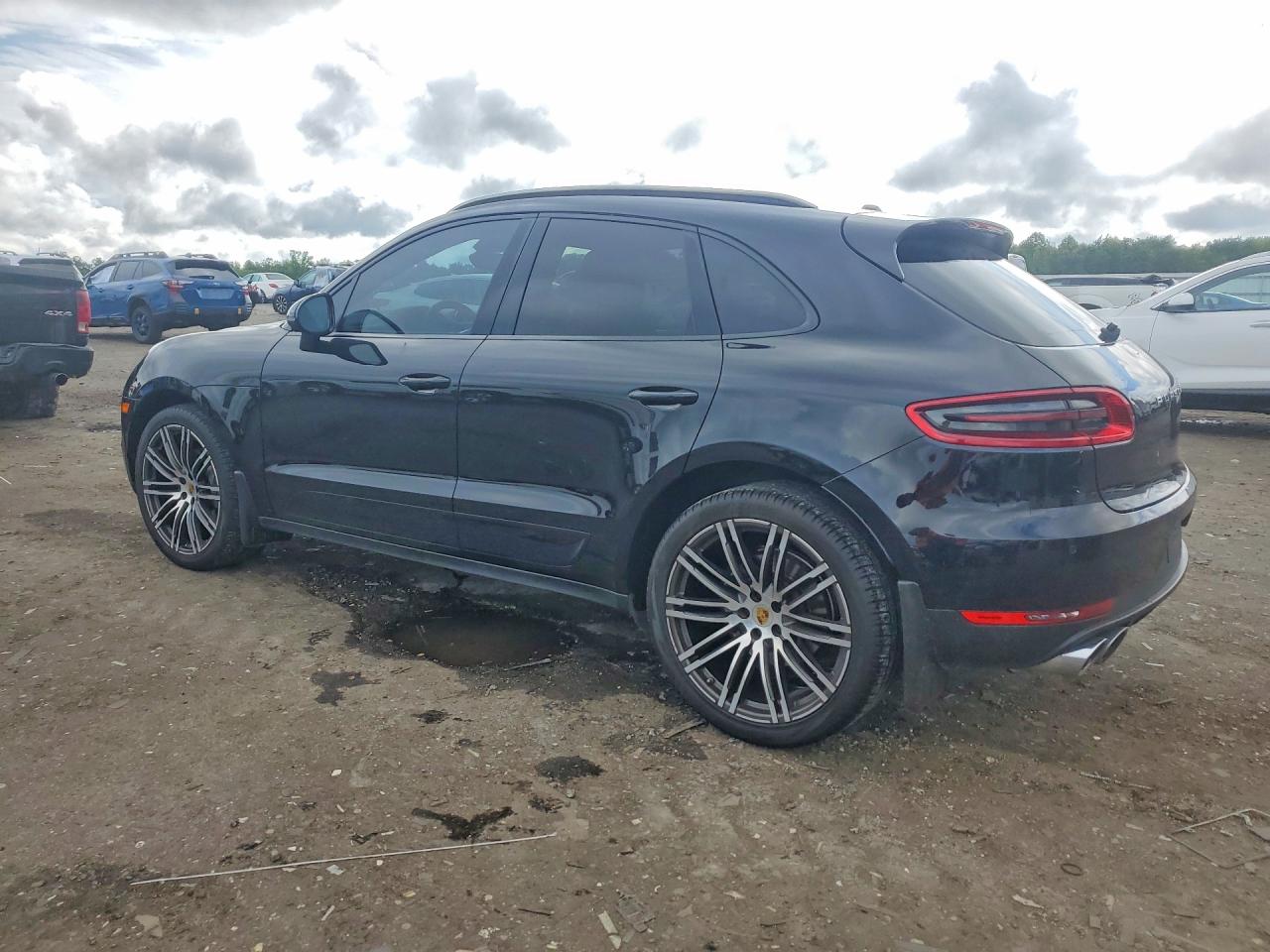 2018 PORSCHE MACAN