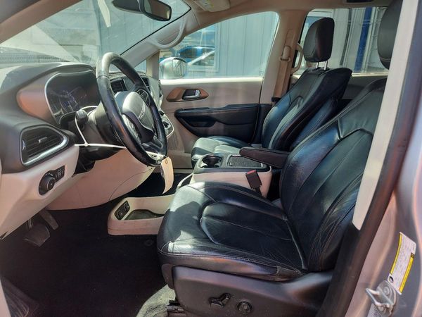 2017 CHRYSLER PACIFICA