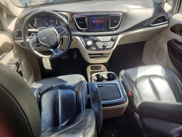 2017 CHRYSLER PACIFICA