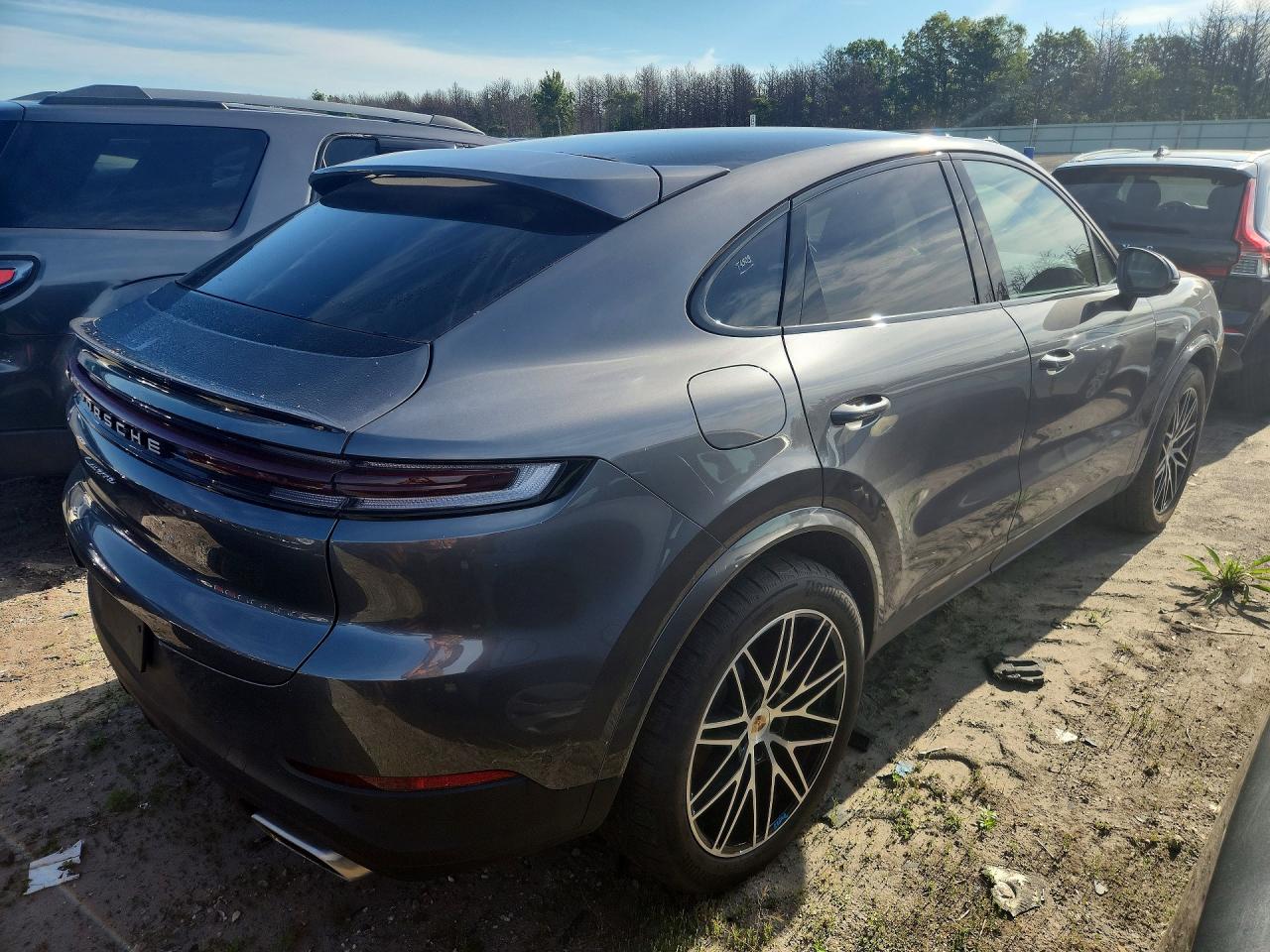 2025 PORSCHE CAYENNE
