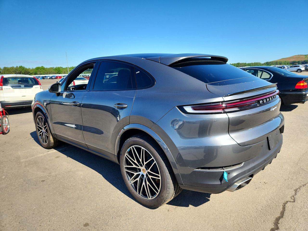 2025 PORSCHE CAYENNE