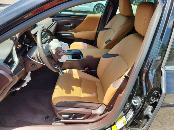 2020 LEXUS ES