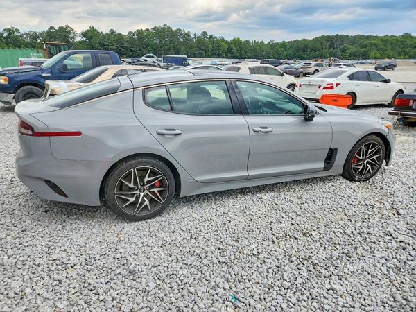 2023 KIA STINGER