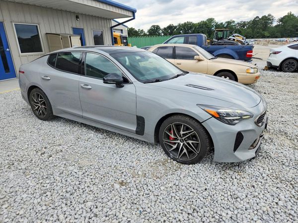 2023 KIA STINGER