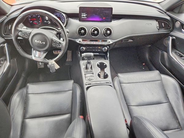 2023 KIA STINGER