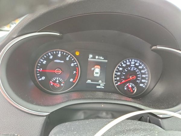 2023 KIA STINGER