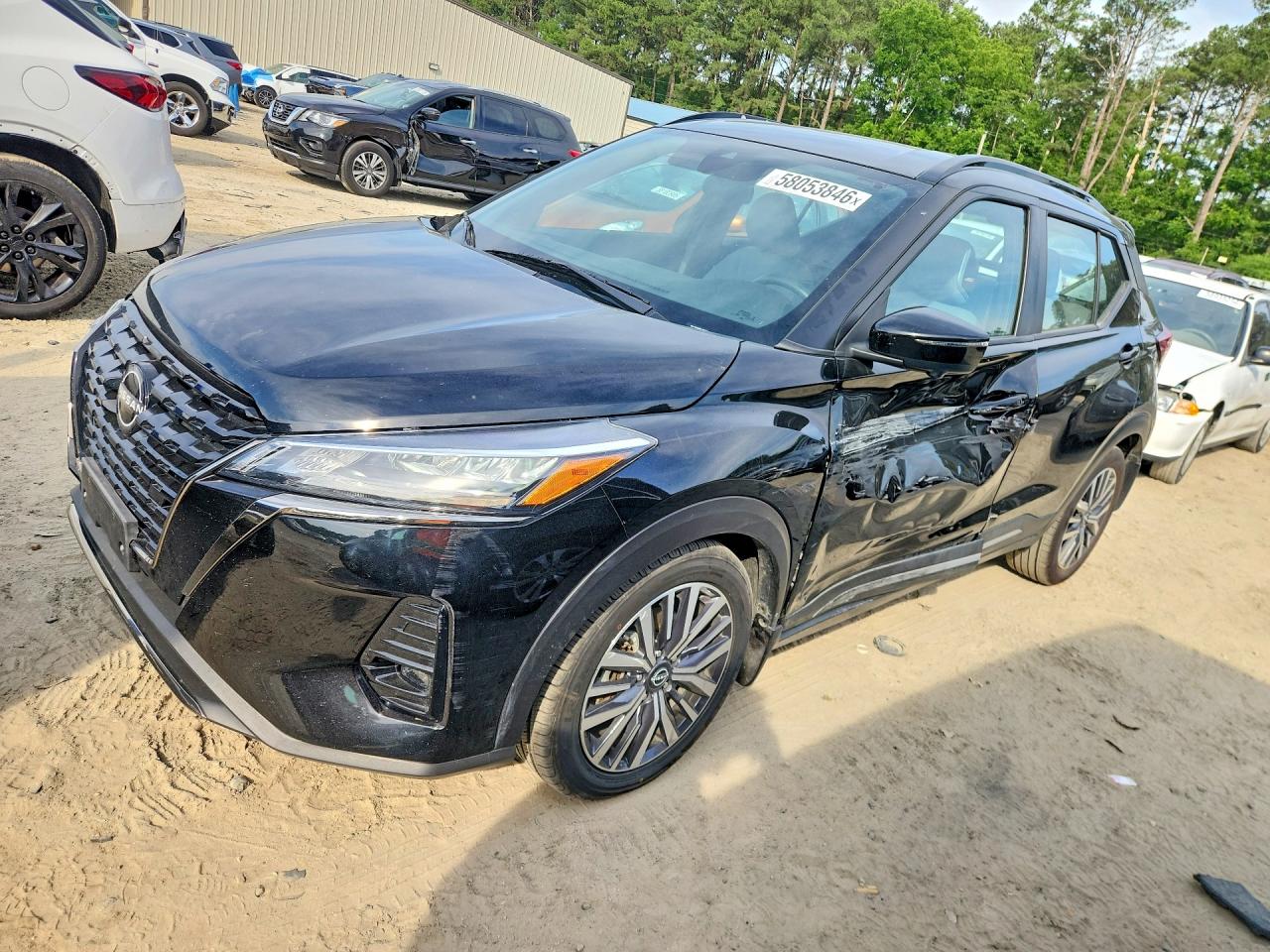 2024 NISSAN KICKS