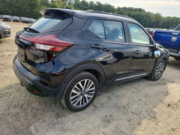 2024 NISSAN KICKS