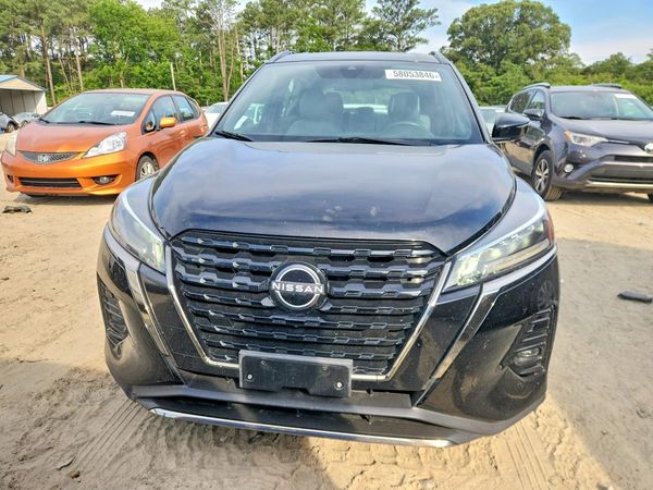 2024 NISSAN KICKS