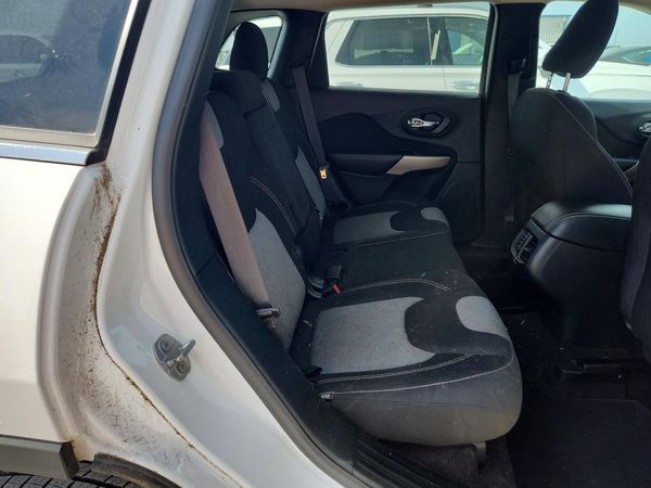 2018 JEEP CHEROKEE LATITUDE FWD