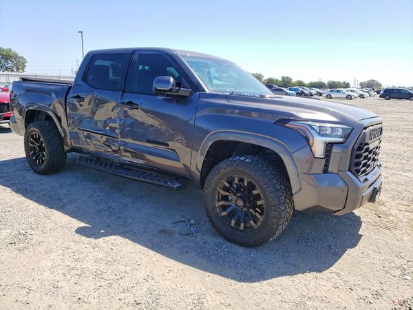 2023 TOYOTA TUNDRA Limited