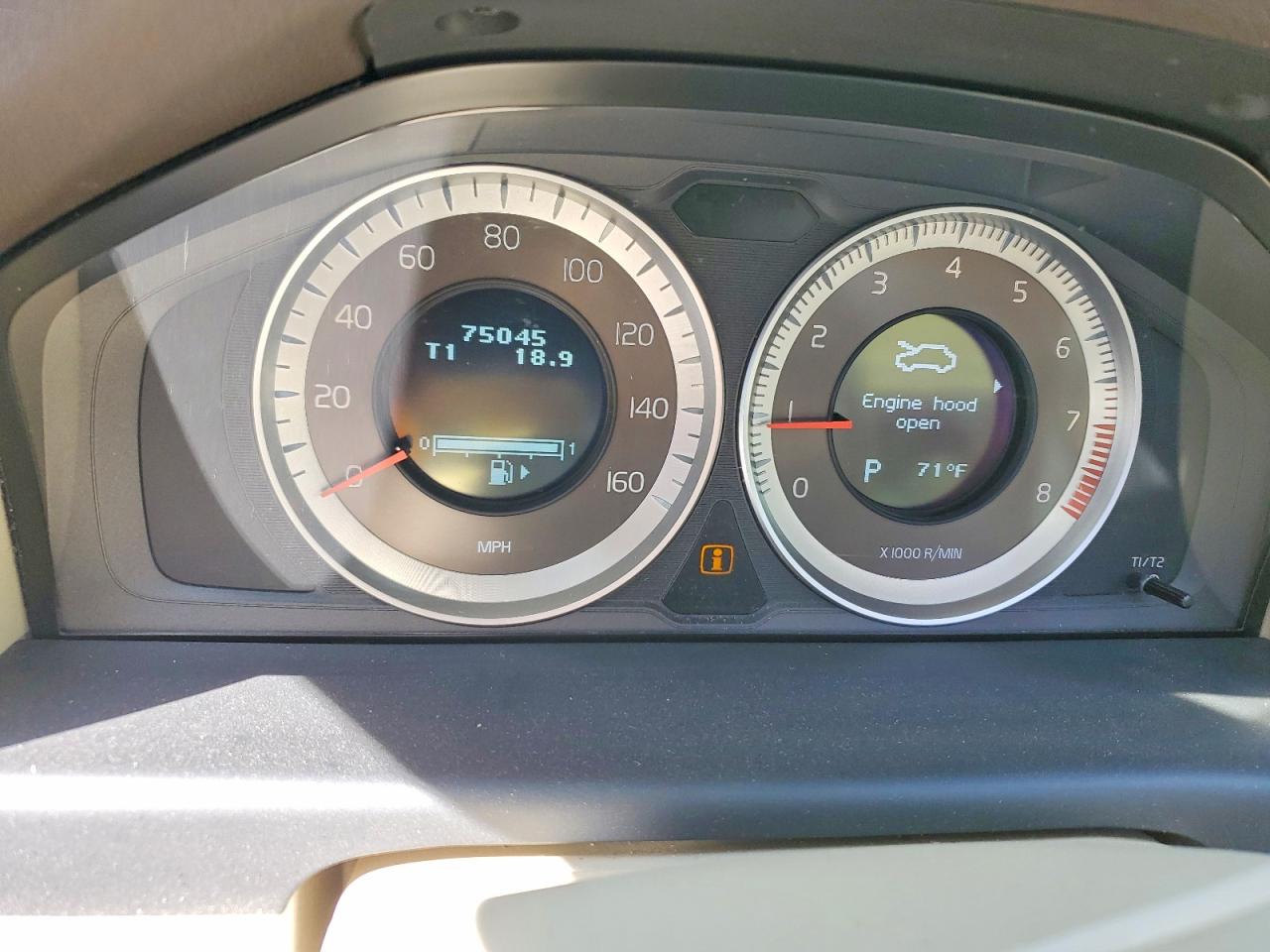 2013 VOLVO XC70