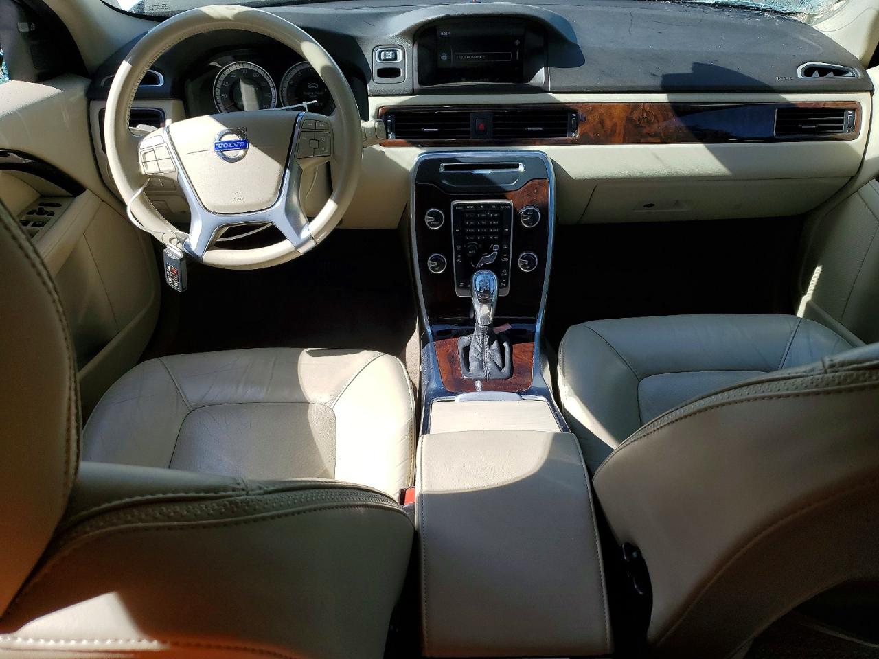 2013 VOLVO XC70