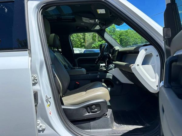 2022 LAND ROVER DEFENDER 110 SE