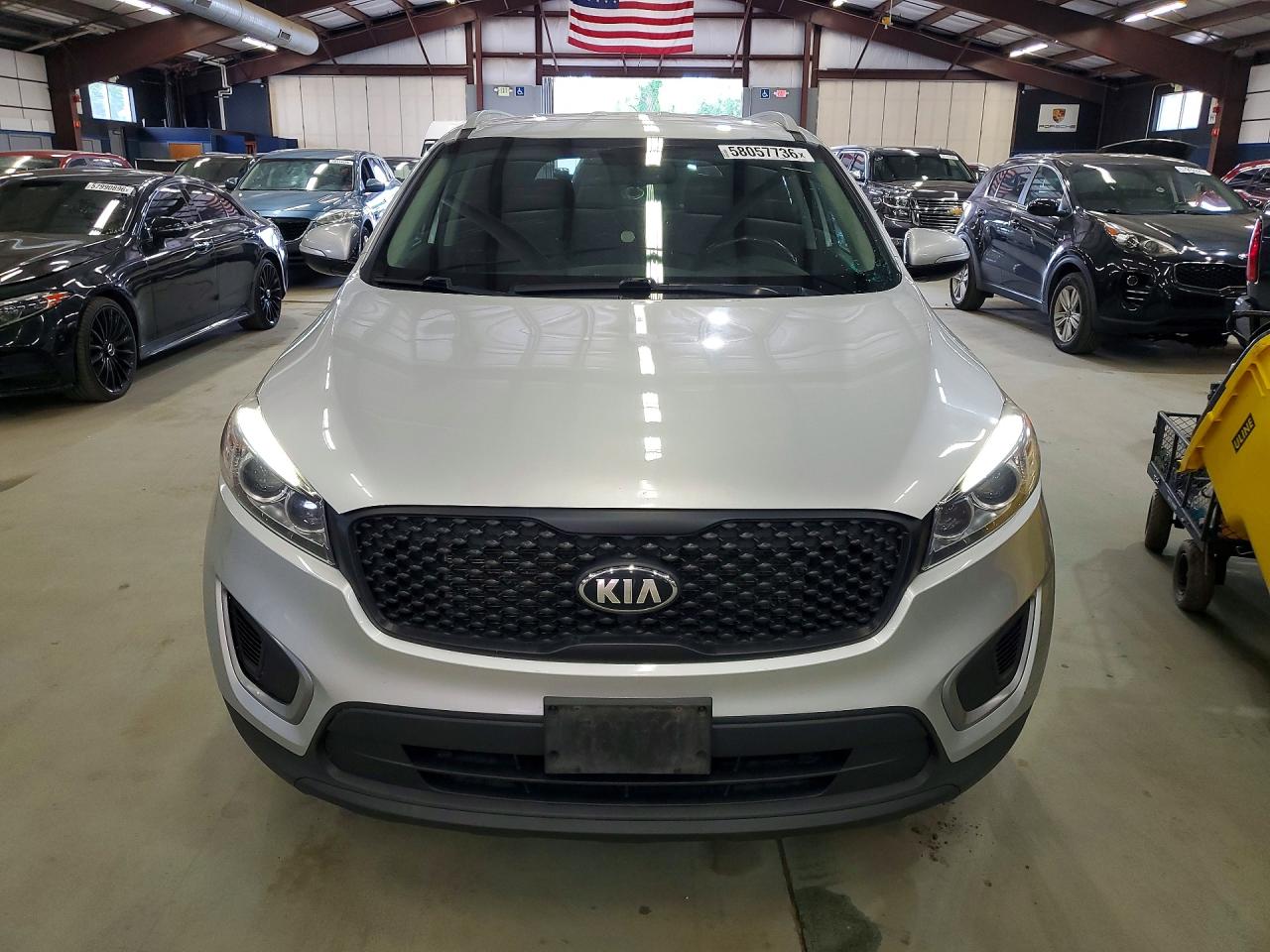 2016 KIA SORENTO L / LX