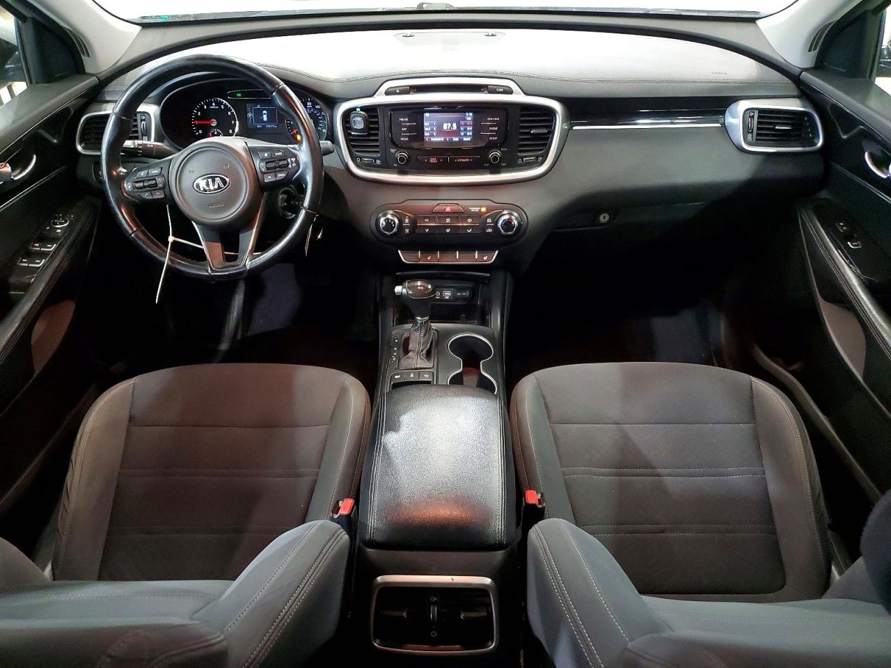 2016 KIA SORENTO L / LX