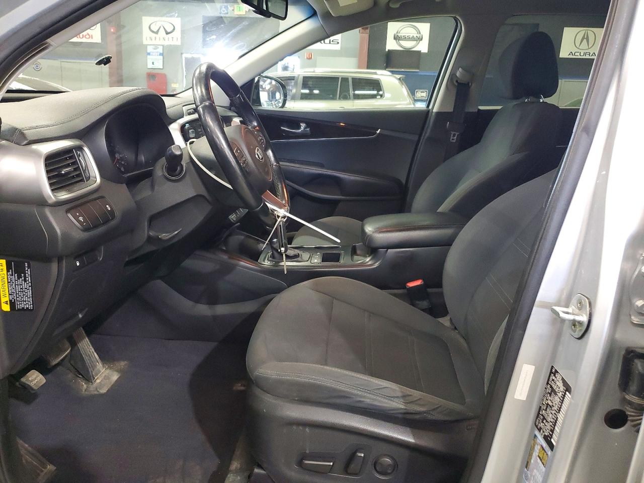 2016 KIA SORENTO L / LX