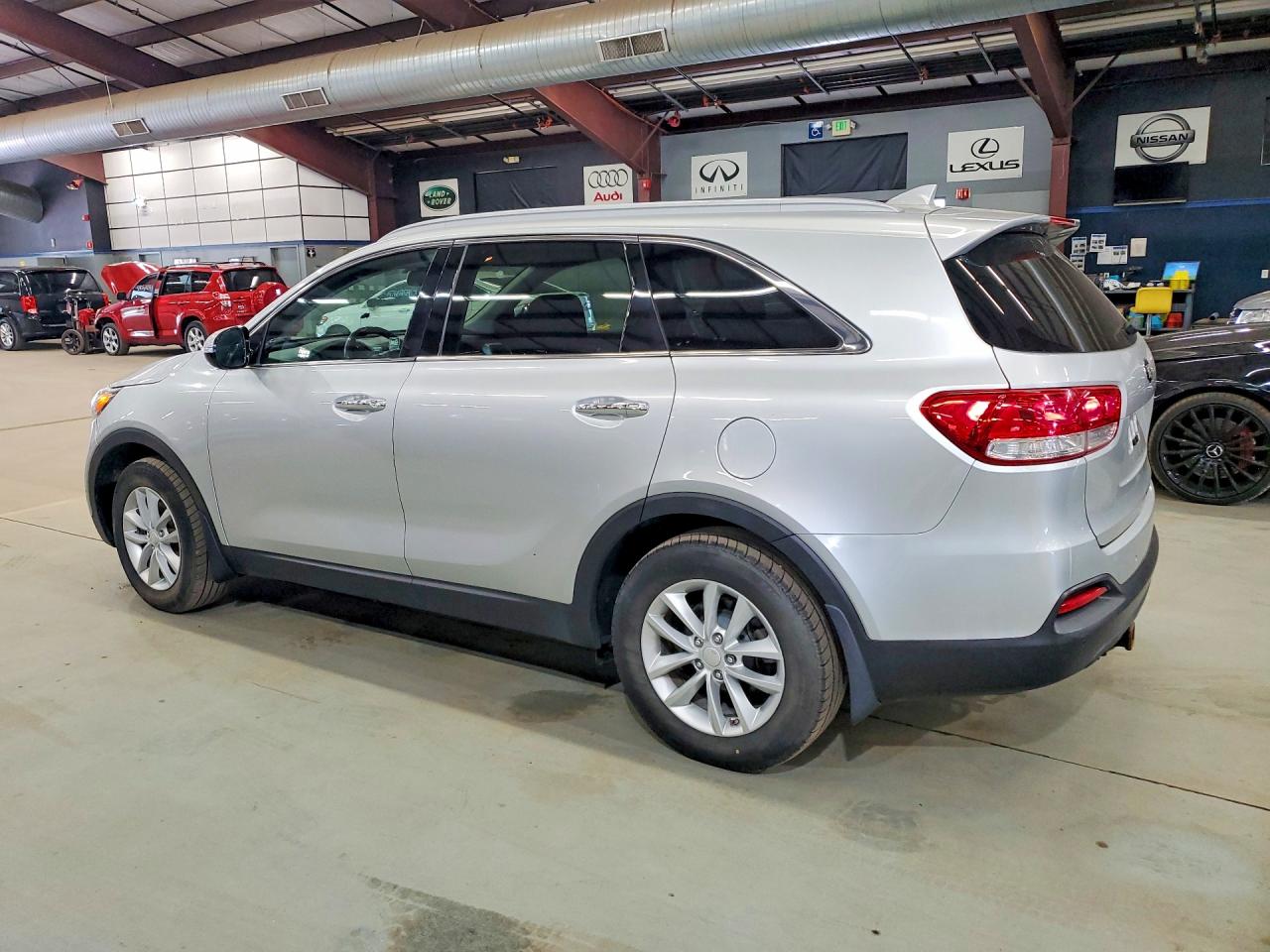 2016 KIA SORENTO L / LX