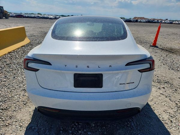 2026 TESLA MODEL 3