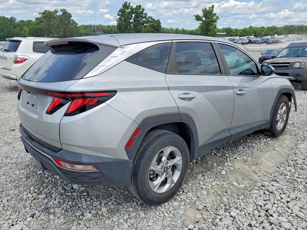 2023 HYUNDAI TUCSON SE